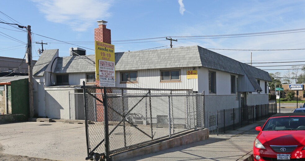 1919 Deer Park Ave, Deer Park, NY à vendre - Photo de l’immeuble – Image 3 sur 33