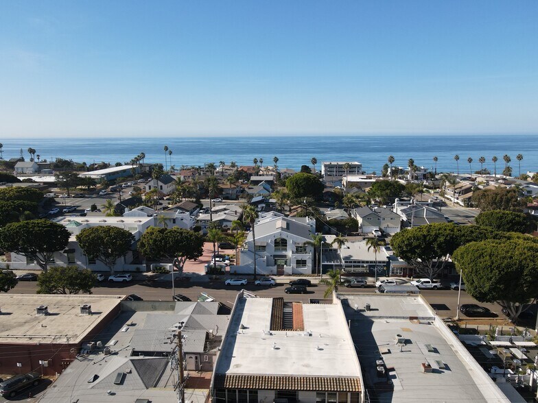 545 2nd St, Encinitas, CA à louer - Photo de l’immeuble – Image 2 sur 10