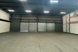 Plus de détails pour Local d'activités à louer