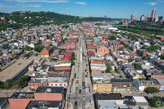 2000 E Carson St, Pittsburgh, PA - VUE AÉRIENNE  vue de carte - Image1