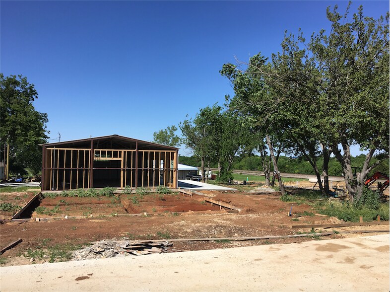 115 W Lake St, Krum, TX à vendre - Photo de la construction – Image 3 sur 37