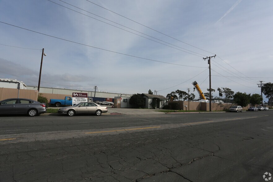 3262 Walnut Ave, Long Beach, CA à louer - Photo de l’immeuble – Image 2 sur 2