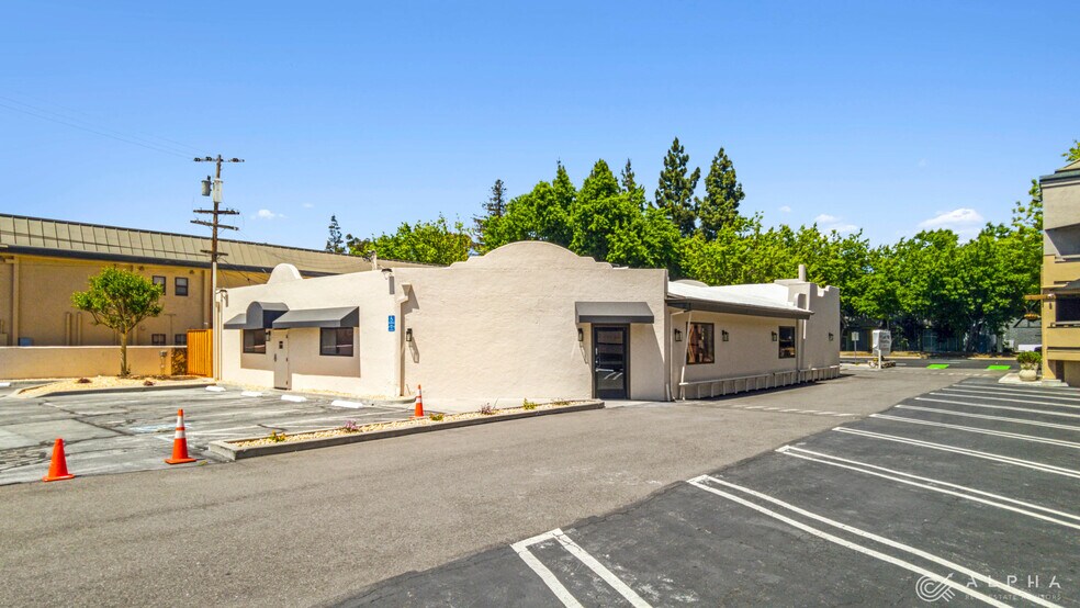 89 W El Camino Real, Mountain View, CA à louer - Photo de l’immeuble – Image 2 sur 5