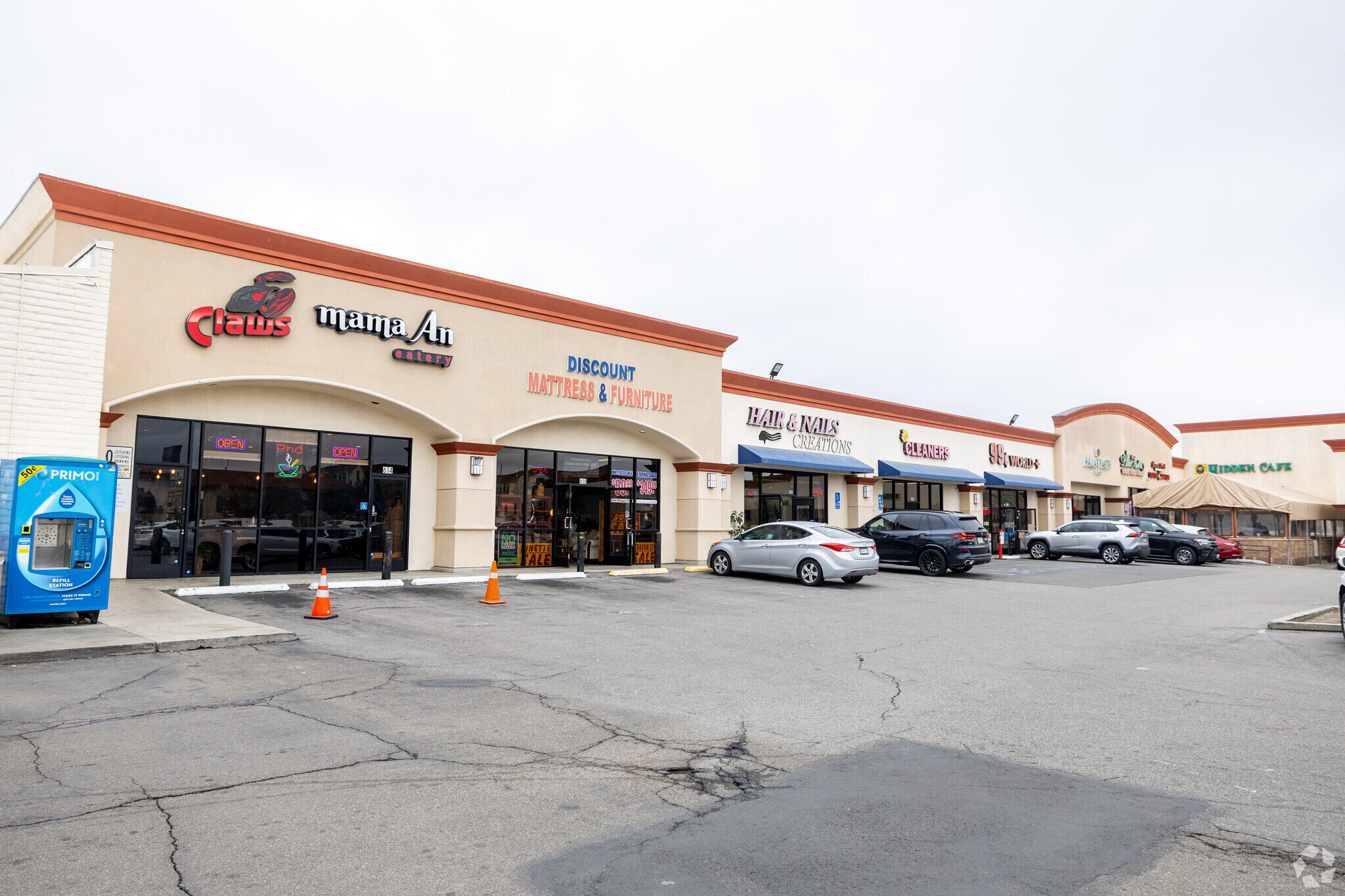 610-642 S Brookhurst St, Anaheim, CA à louer Photo principale– Image 1 sur 9