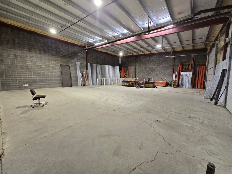 4628 62 St, Red Deer, AB à louer - Photo de l’immeuble – Image 3 sur 19