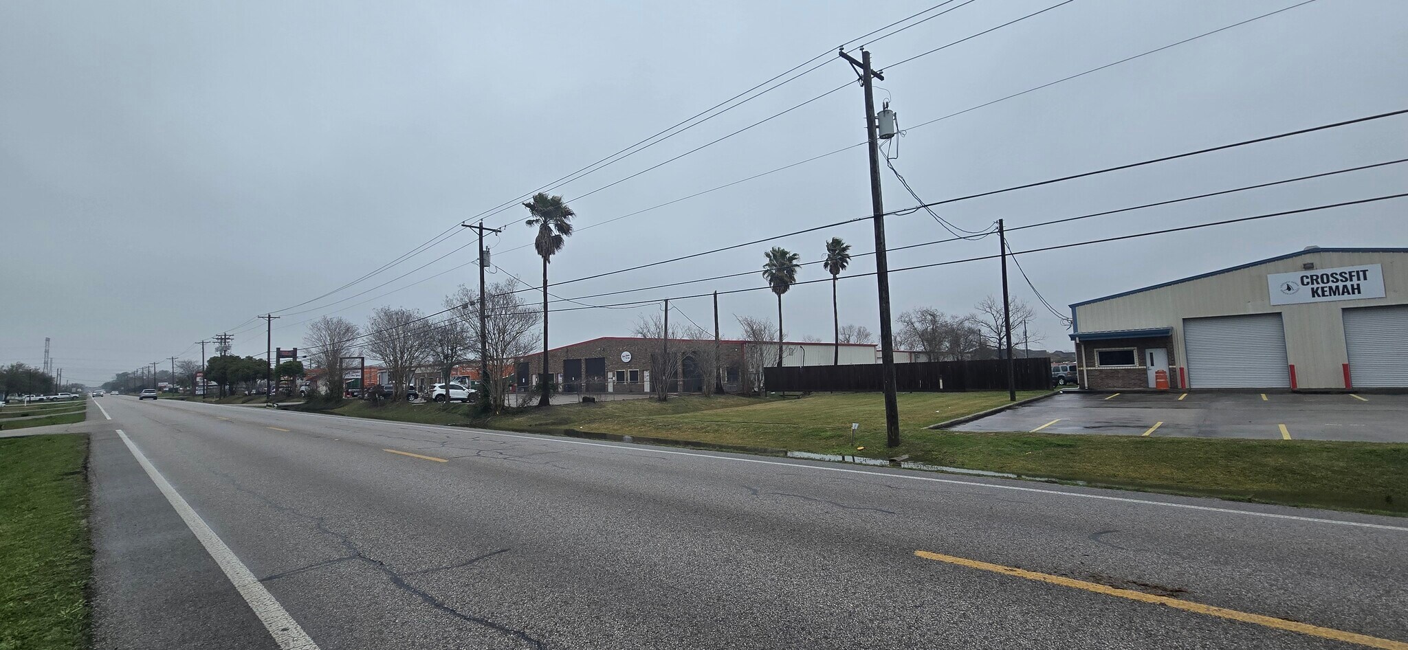 1821 Dickinson Ave, Dickinson, TX à louer Photo de l’immeuble– Image 1 sur 9