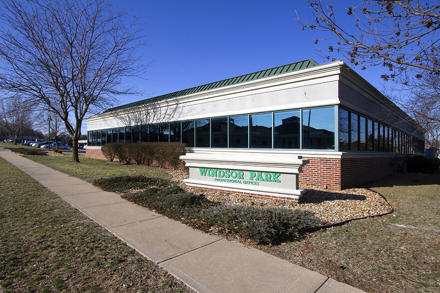 1270-1278 Windsor Dr, Lees Summit, MO à louer - Photo de l’immeuble – Image 1 sur 7