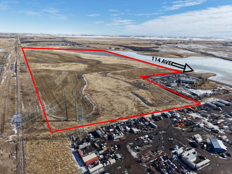 10600 114 Av SE, Calgary, AB à vendre - Photo principale – Image 1 sur 8
