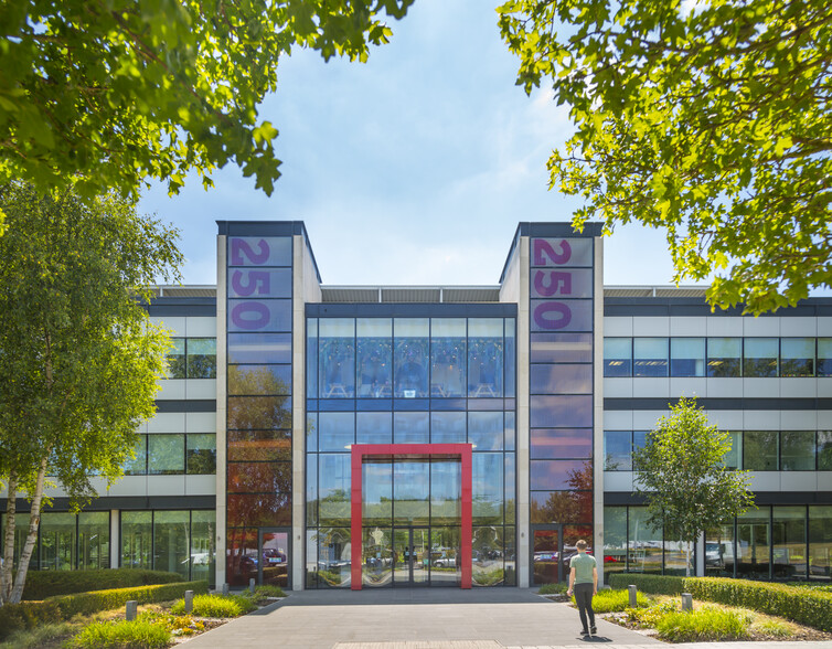 250 Longwater Ave, Reading à louer - Photo de l’immeuble – Image 1 sur 5
