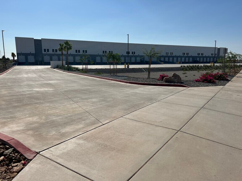 619 Laborde Rd, Calexico, CA à louer - Photo de l’immeuble – Image 2 sur 14