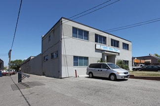 Plus de détails pour 28 Ingram Dr, Toronto, ON - Industriel/Logistique à louer