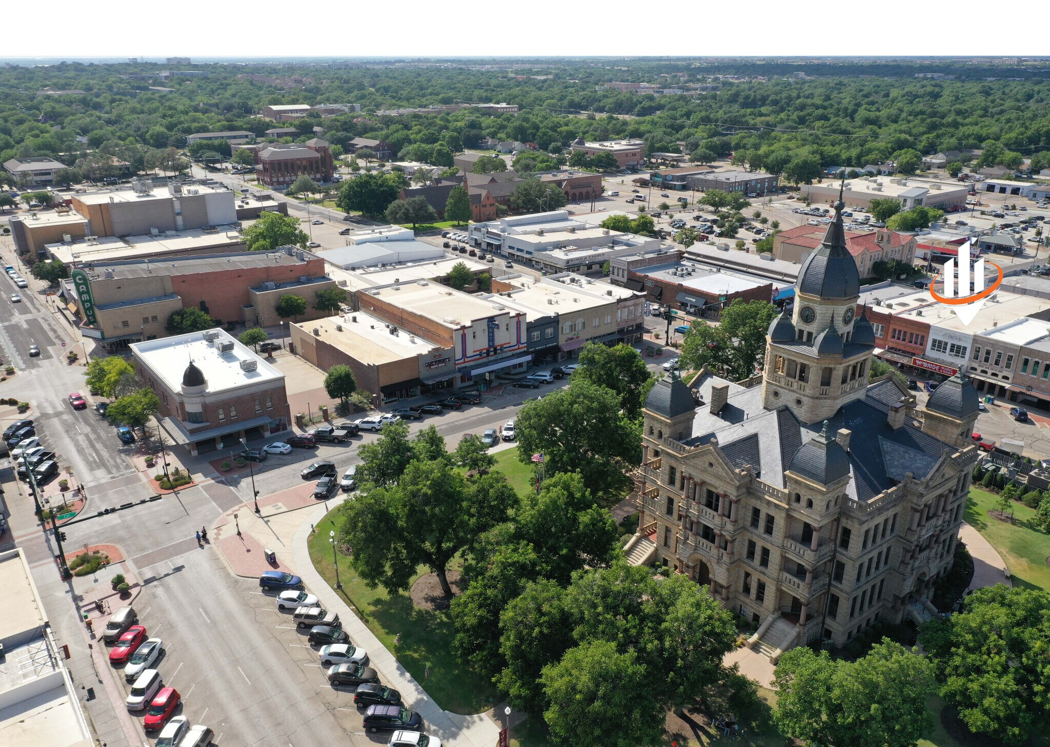 116 W Oak St, Denton, TX à vendre Photo principale– Image 1 sur 7