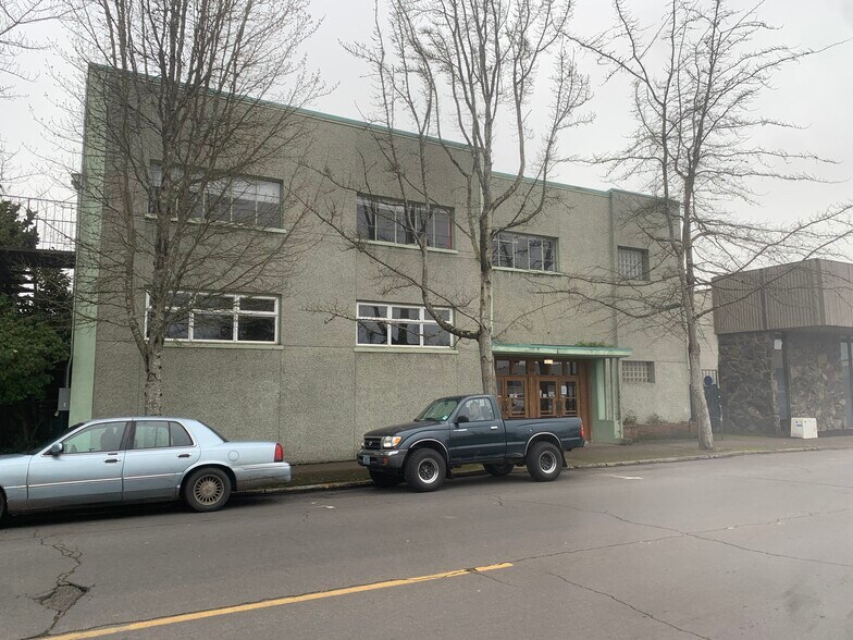 765 A St, Springfield, OR à vendre - Photo principale – Image 3 sur 7