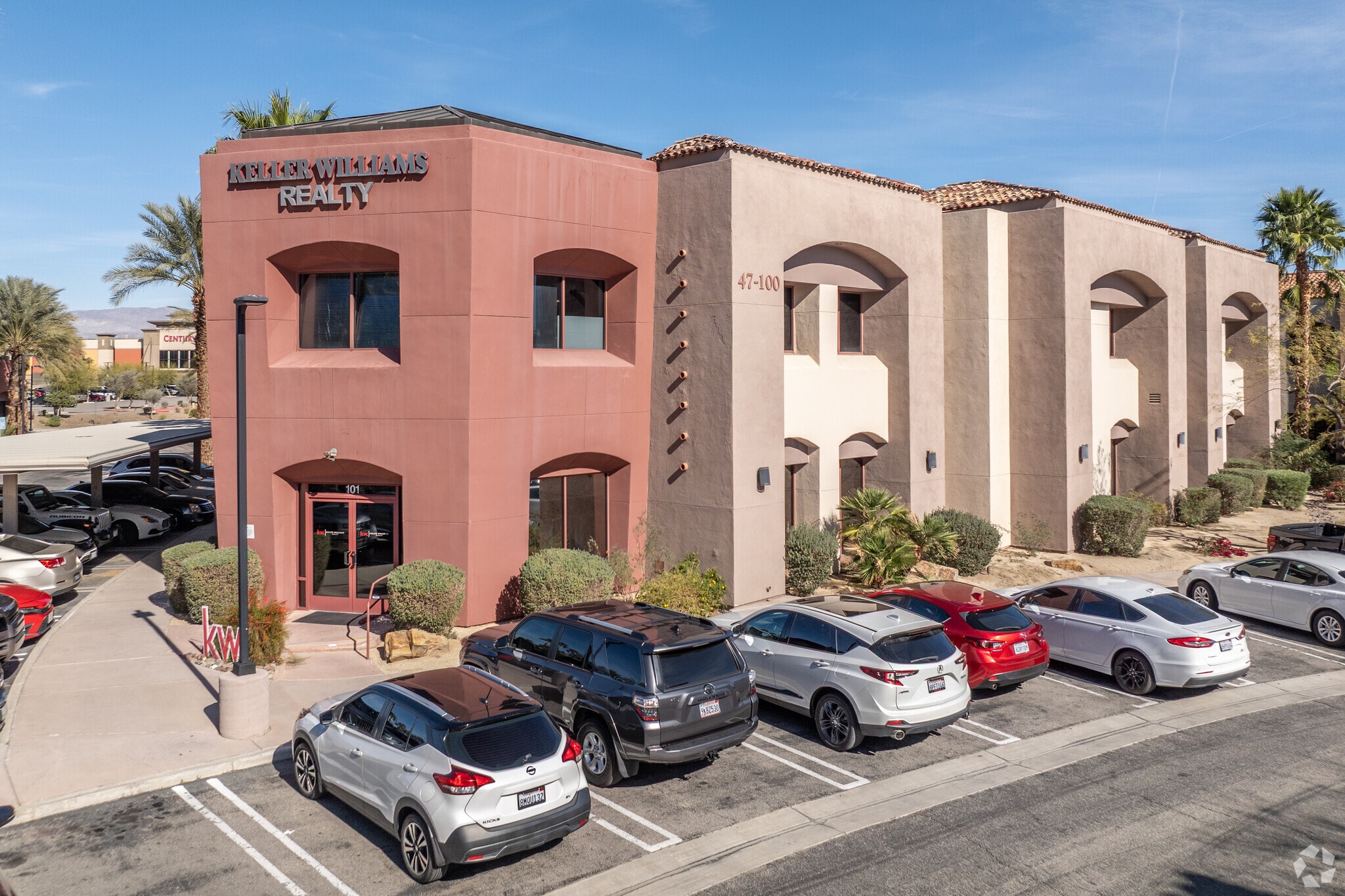 47100 washington St, La Quinta, CA à louer Photo principale– Image 1 sur 11