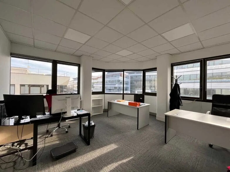 79-91 Rue Pierre Sémard, Châtillon à louer - Photo de l’immeuble – Image 3 sur 9