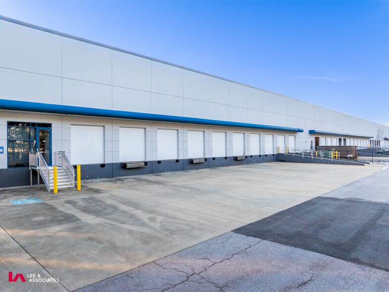 1300 Northbrook Pky, Suwanee, GA à louer - Photo de l’immeuble – Image 2 sur 7