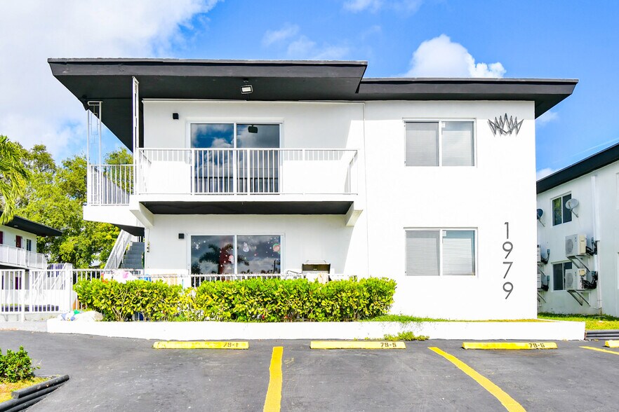 1969-1979 N Glades Dr, North Miami Beach, FL à vendre - Photo de l’immeuble – Image 3 sur 8