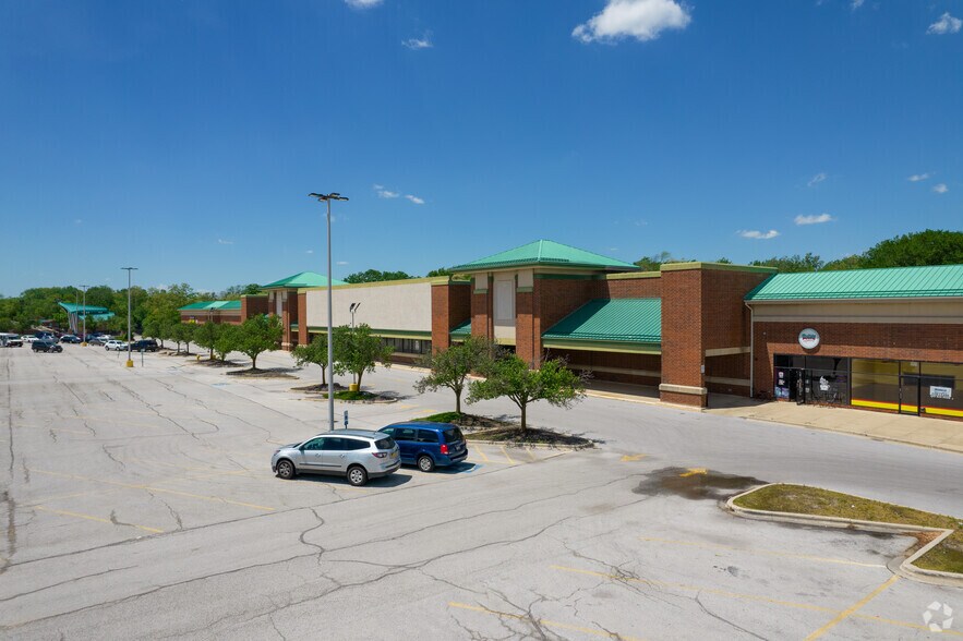 4000-4104 183rd St, Country Club Hills, IL à louer - Photo de l’immeuble – Image 1 sur 13