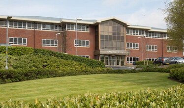 Aspinall Close, Bolton à louer Photo de l’immeuble– Image 1 sur 4