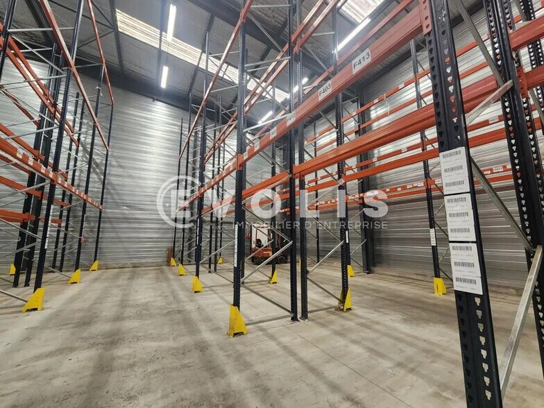 Local d'activités dans Saint-Savin à vendre - Photo de l’immeuble – Image 3 sur 28