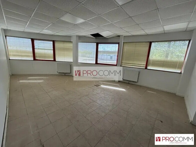 Local d'activités dans Nogent-le-Phaye à vendre - Photo intérieure – Image 3 sur 5