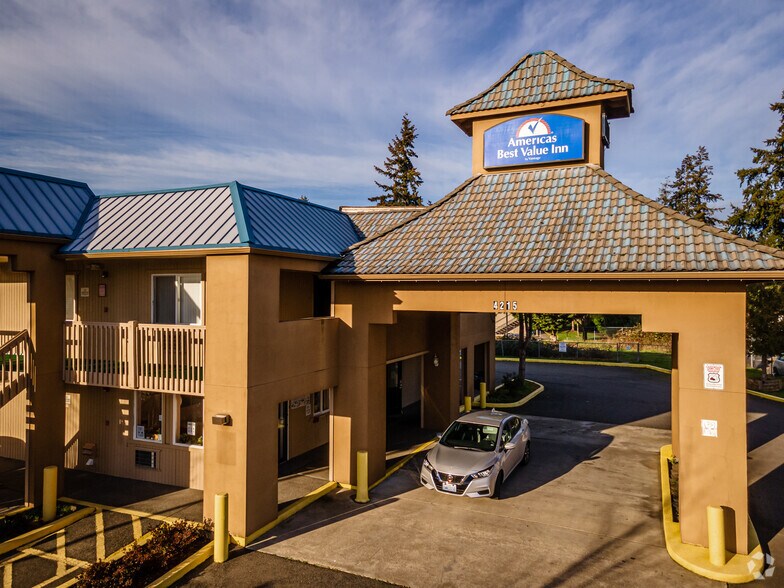 4215 Sharondale St SW, Lakewood, WA à vendre - Photo de l’immeuble – Image 2 sur 3