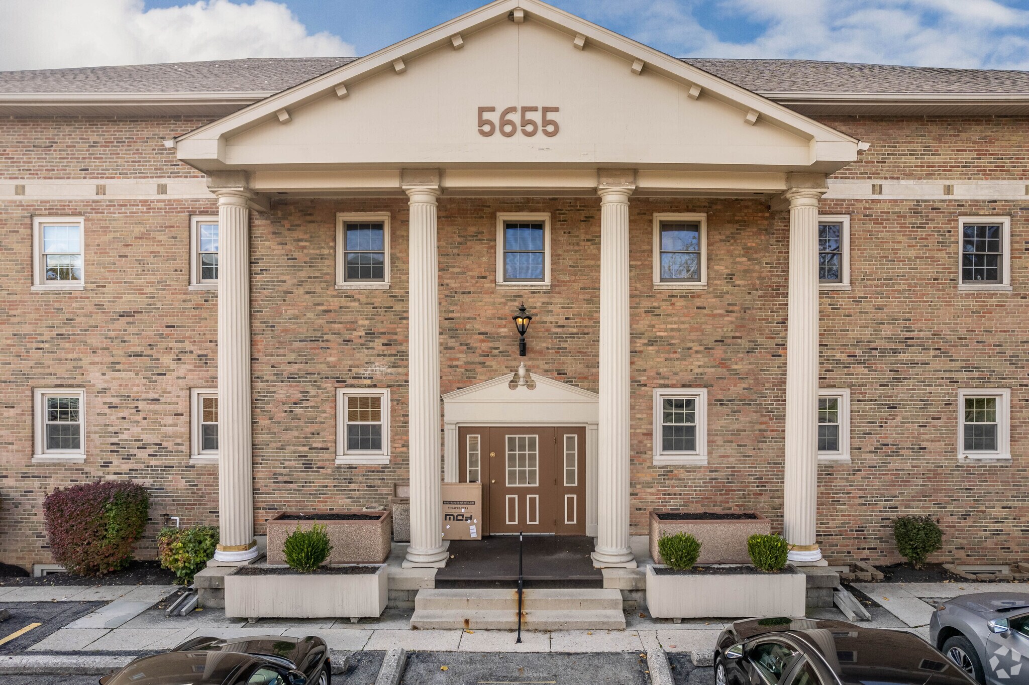 5655 N High St, Worthington, OH à louer Photo principale– Image 1 sur 11