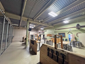 2015 32nd Ave NE, Calgary, AB à louer Photo intérieure– Image 2 sur 9