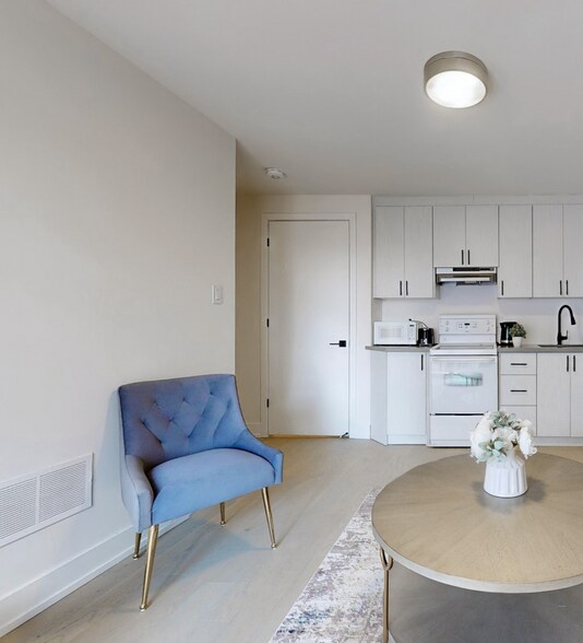 46 Monclova Rd, Toronto, ON à vendre - Photo intérieure – Image 2 sur 26