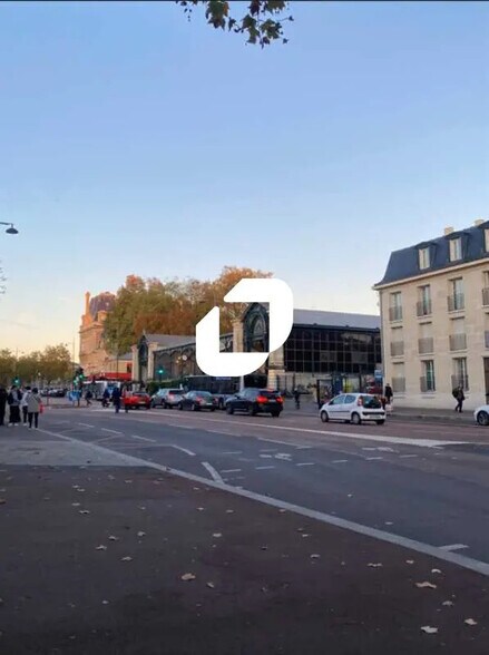 Local commercial dans Versailles à louer - Photo de l’immeuble – Image 2 sur 4