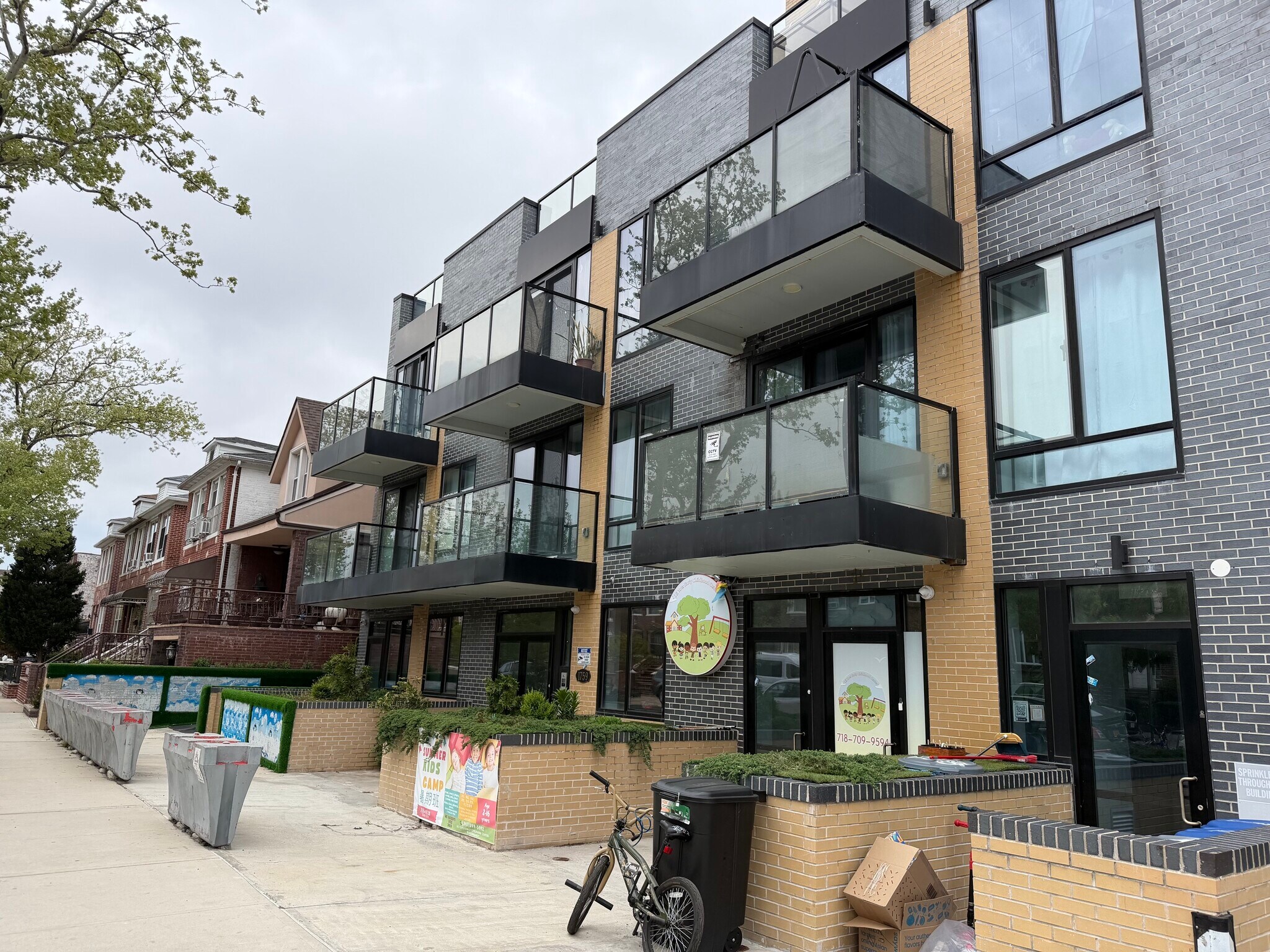 1759 Bay Ridge Pky, Brooklyn, NY à vendre Photo de l’immeuble– Image 1 sur 5