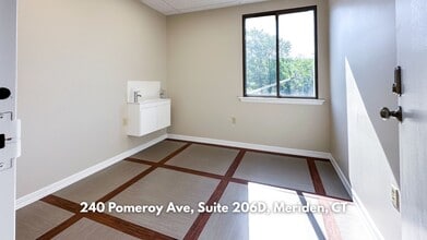 210 Pomeroy Ave, Meriden, CT à louer Photo intérieure– Image 2 sur 4