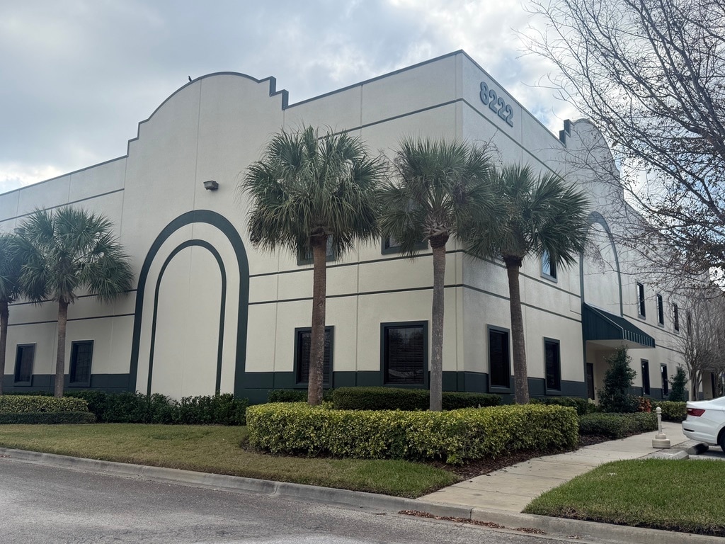 8222 118th Ave, Largo, FL à vendre Photo principale– Image 1 sur 12