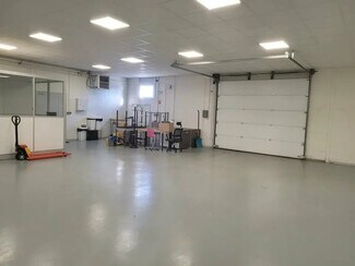 Plus de détails pour Local d'activités à louer