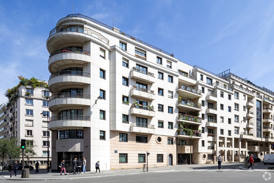 190 Rue Championnet, Paris à louer - Photo de l’immeuble – Image 3 sur 3