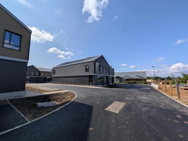 1 Rue René Dubos, Groslay à louer - Photo de l’immeuble – Image 2 sur 8