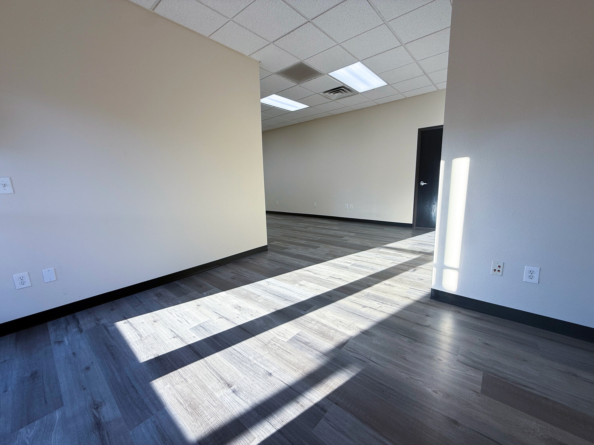 301 N Pecos Rd, Henderson, NV à louer Photo intérieure– Image 1 sur 6