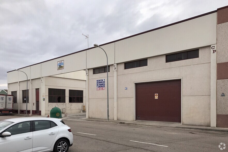 Calle la Cuesta de la Reina, 29, Seseña, Toledo à louer - Photo de l’immeuble – Image 2 sur 4