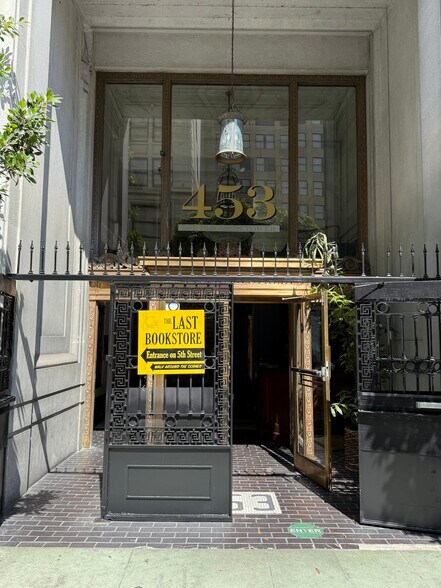 453 S Spring St, Los Angeles, CA à louer - Photo de l’immeuble – Image 1 sur 18
