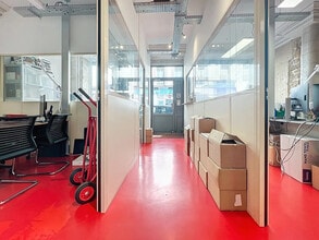 Local commercial dans Paris à louer Photo de l’immeuble– Image 1 sur 19