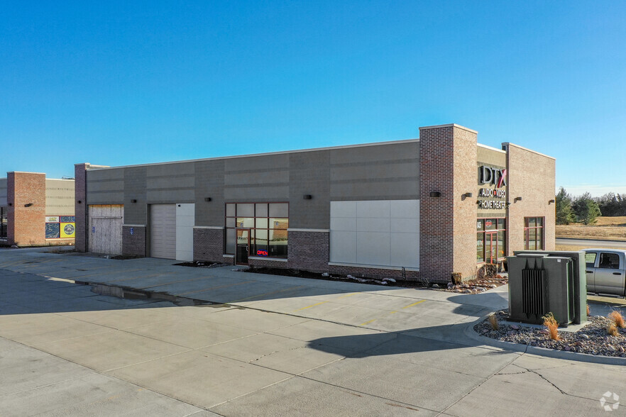 8435 Executive Woods Dr, Lincoln, NE à louer - Photo de l’immeuble – Image 2 sur 3