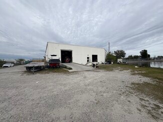 Plus de détails pour 3250 44th Ave N, Saint Petersburg, FL - Industriel/Logistique à louer