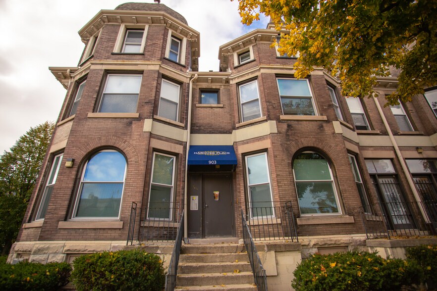 936 N 15th St, Milwaukee, WI à vendre - Photo de l’immeuble – Image 3 sur 7