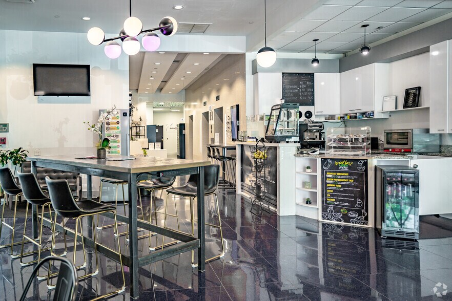 1680 Fruitville Rd, Sarasota, FL à louer - Photo intérieure – Image 2 sur 17