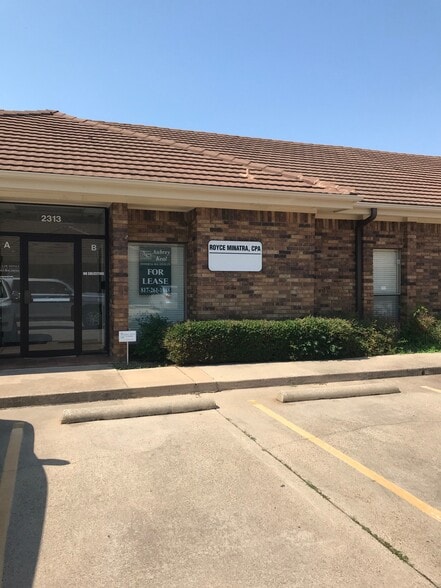 2313-B Roosevelt Drive, Arlington, TX à louer - Photo principale – Image 1 sur 1