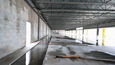 11537 Antoine Dr, Houston, TX à louer Photo de l’immeuble– Image 2 sur 15