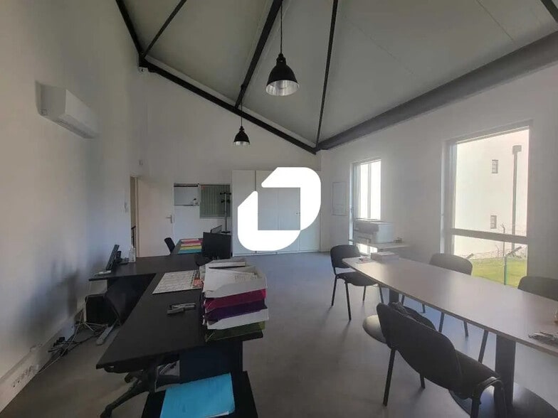 Bureau dans Marcoussis à louer - Photo de l’immeuble – Image 3 sur 8