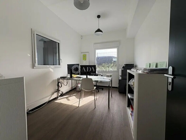 Local d’activités dans Marquise à louer - Photo de l’immeuble – Image 3 sur 5