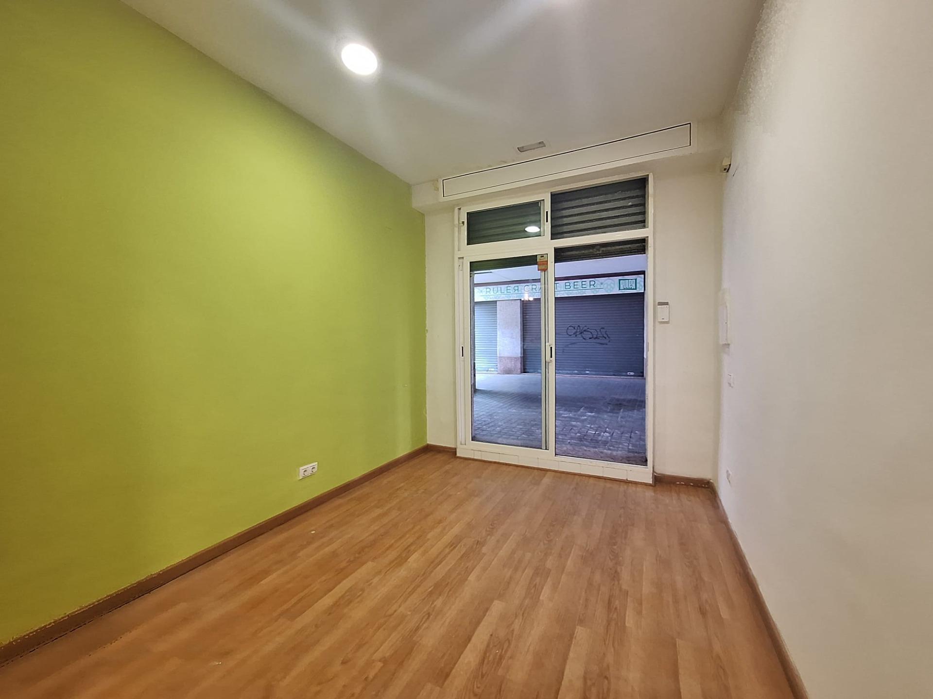 Local commercial dans Barberà del Vallès, Barcelona à louer Photo principale– Image 1 sur 4