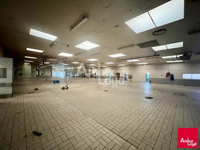 Local d’activités dans Betton à louer - Photo intérieure – Image 2 sur 6